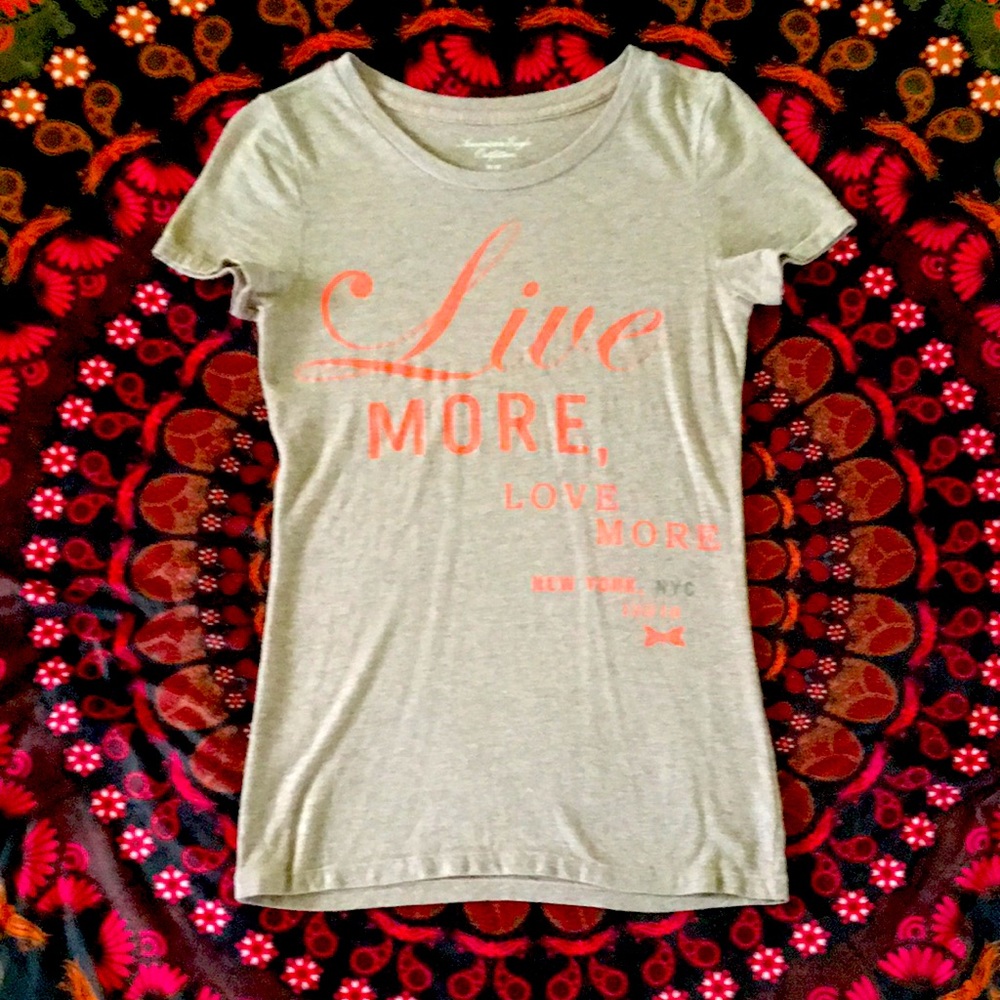 American Eagle fitted graphic tee